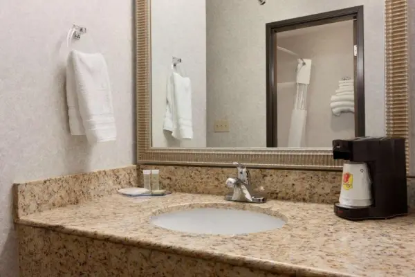 Riverdale Inn 5
